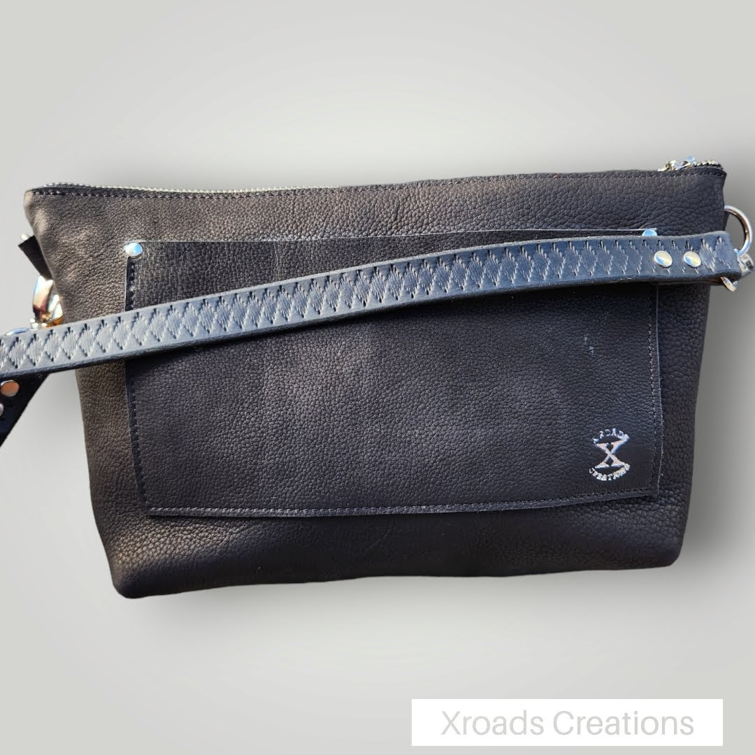 Dorothy - Black with Pendalton