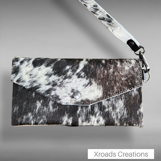 The Wristlet Wallet - Salt & Pepper